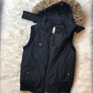 Puffer vest with fur hood